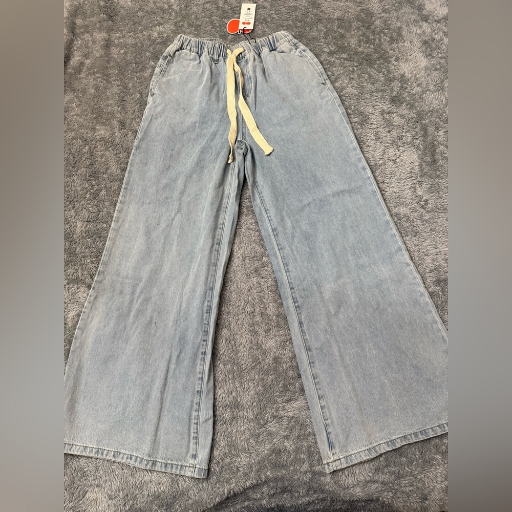 Women's Light Blue Wide-Leg Jeans